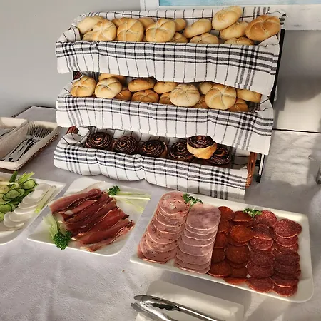 Fonix Badacsony 住宿加早餐酒店 3*